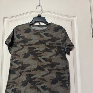 Arizona Jean Company Women’s Camo Short-Sleeve Pocket Tee - Olive/Black
